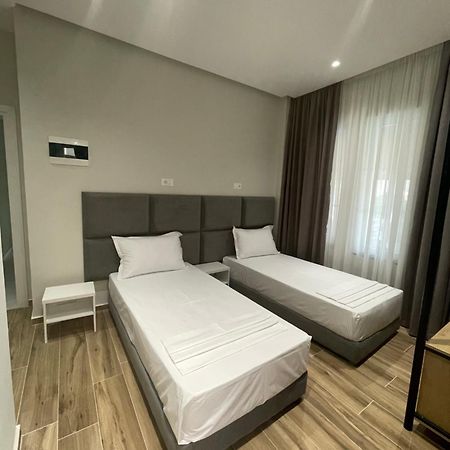 Hotel Rai Sarandë 外观 照片