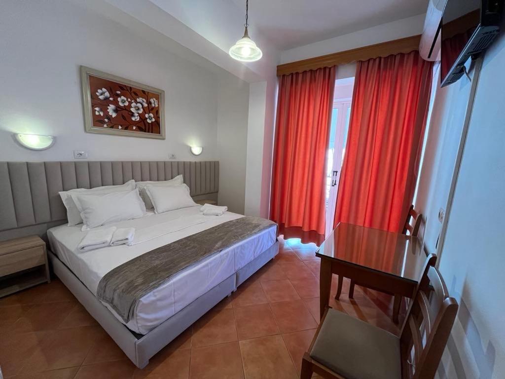 Hotel Rai Sarandë 外观 照片