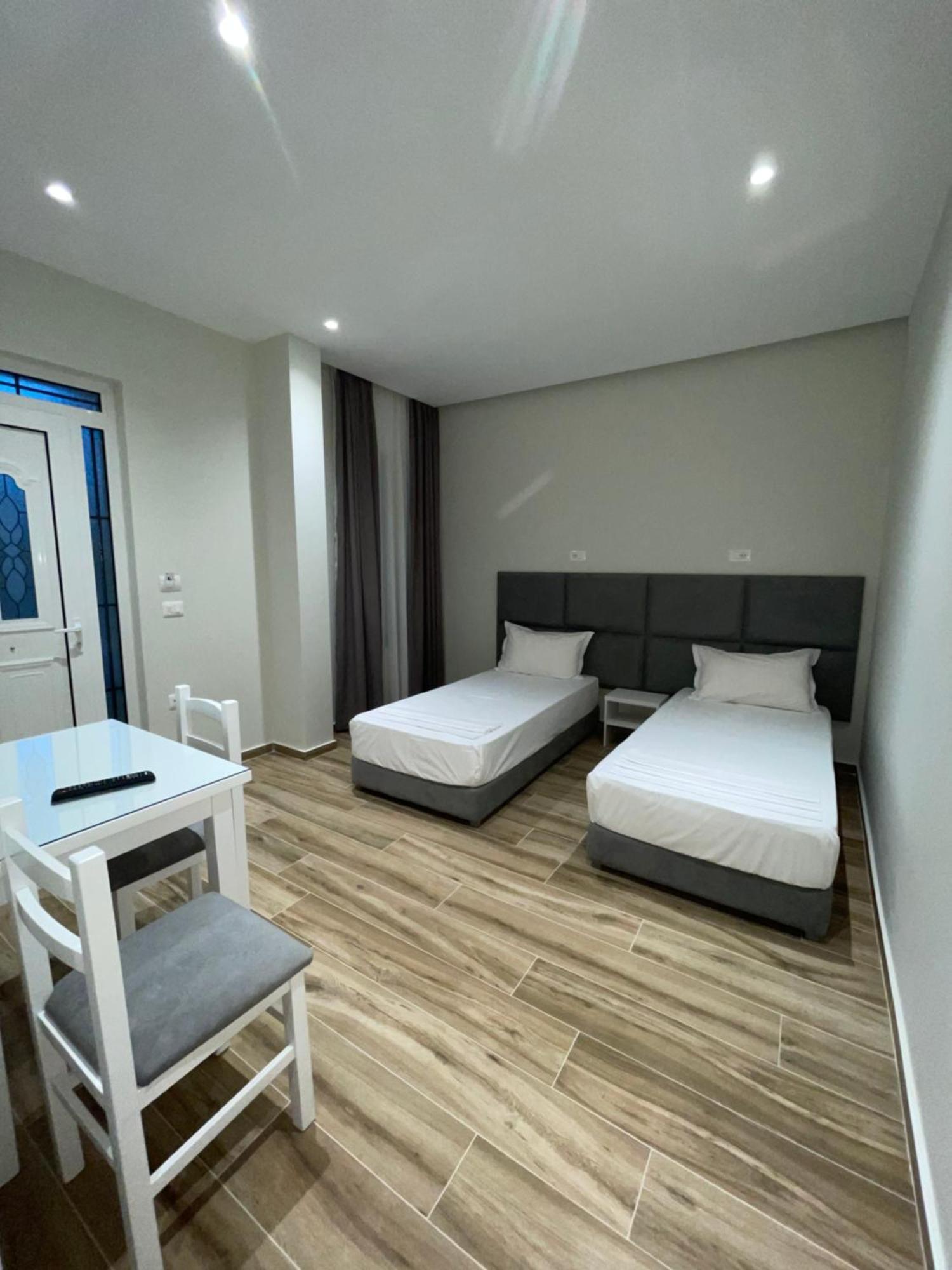 Hotel Rai Sarandë 外观 照片