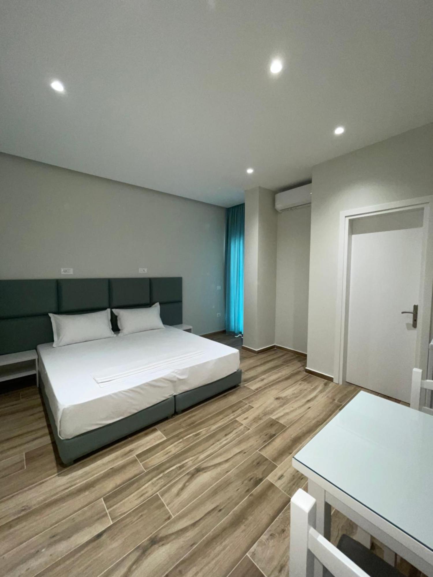 Hotel Rai Sarandë 外观 照片