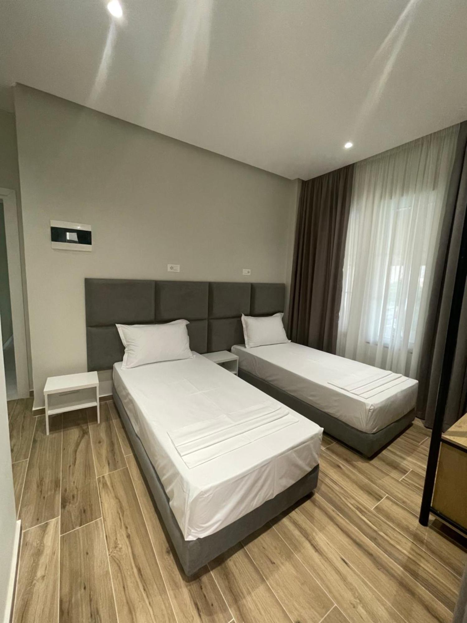 Hotel Rai Sarandë 外观 照片