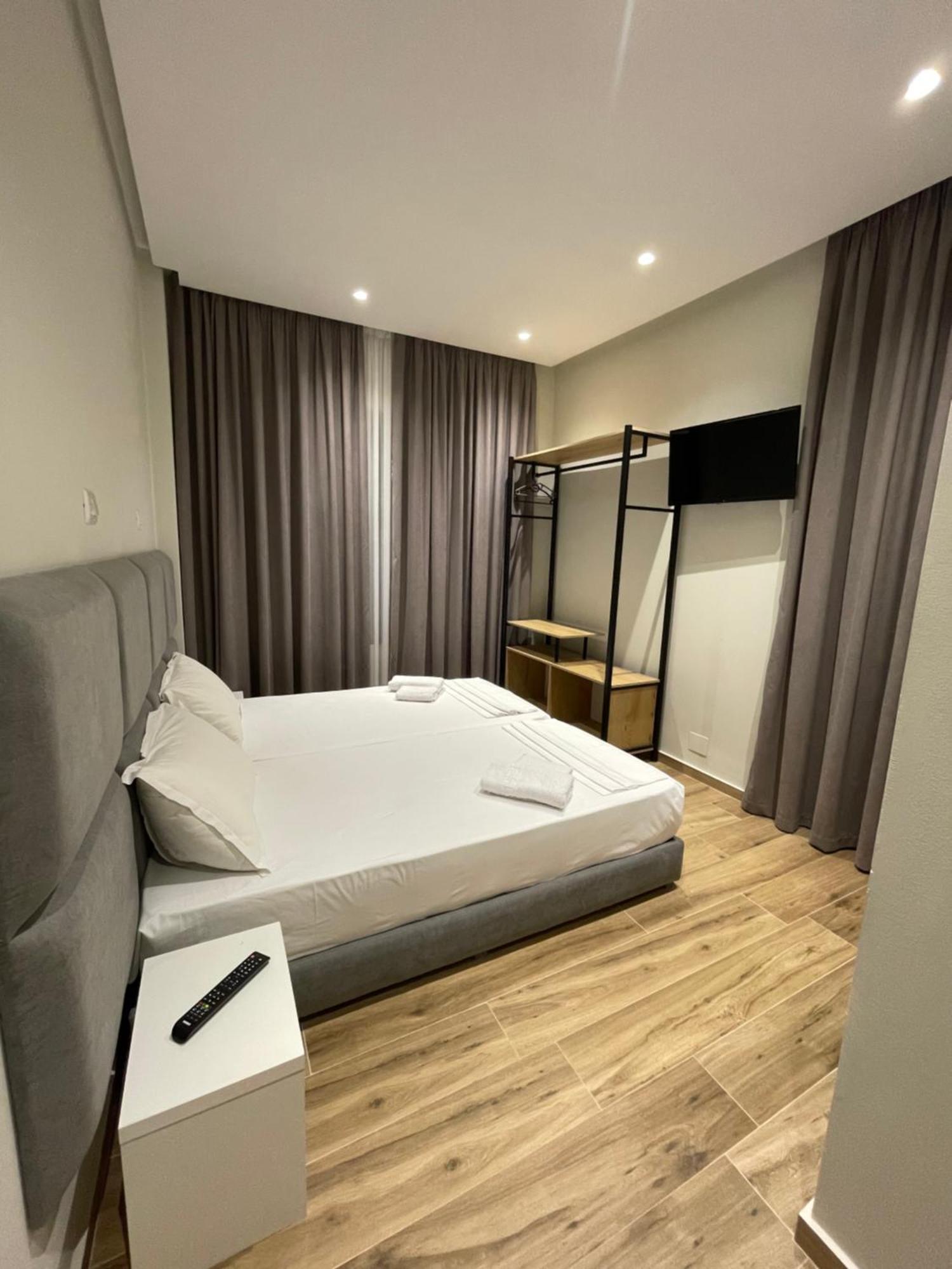 Hotel Rai Sarandë 外观 照片
