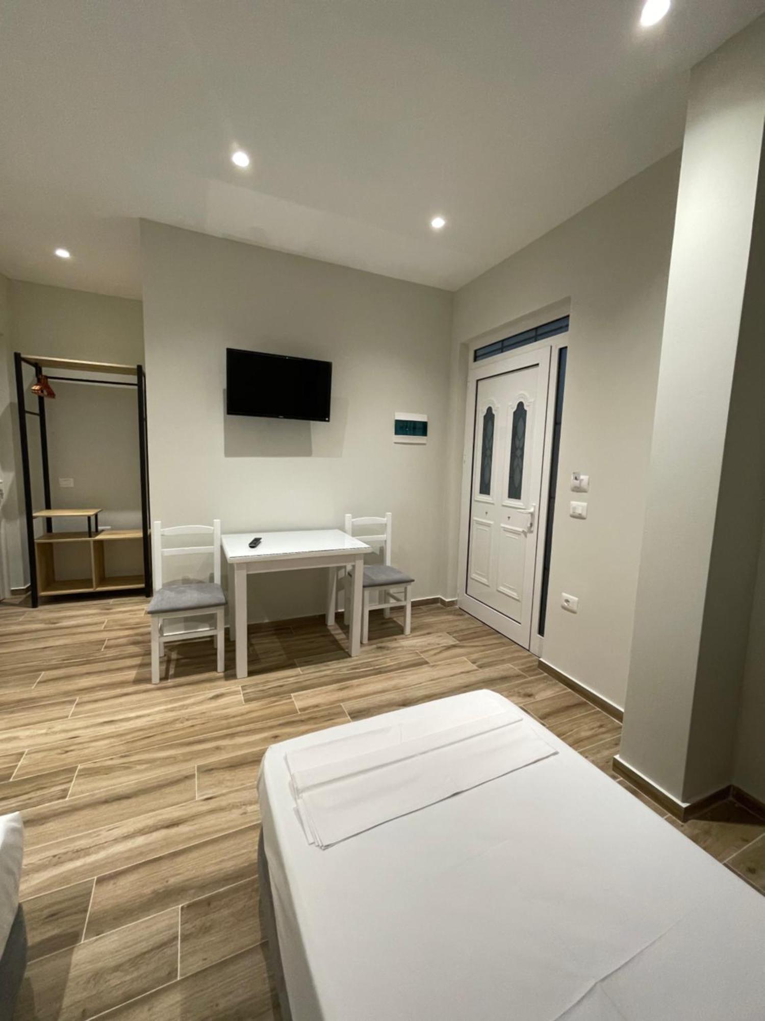 Hotel Rai Sarandë 客房 照片